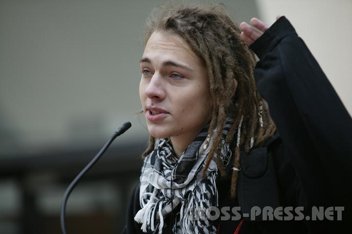 2008.10.24_14.15.55.JPG - Student Max ist erst 20, doch schon sehr engagiert.