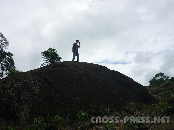 3-11 Steine (Foto by Reinhard oder Nelli Schwarz).JPG - Vulkanisches Gestein (Foto by Reinhard oder Nelli Schwarz).