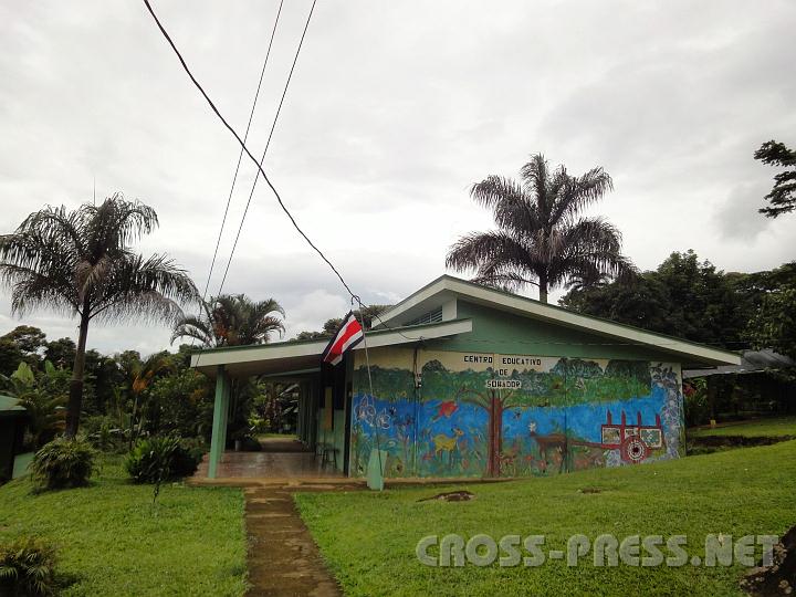 4-07 PC-Unterricht in der Schule.JPG - Dorfschule in Longo Mai.