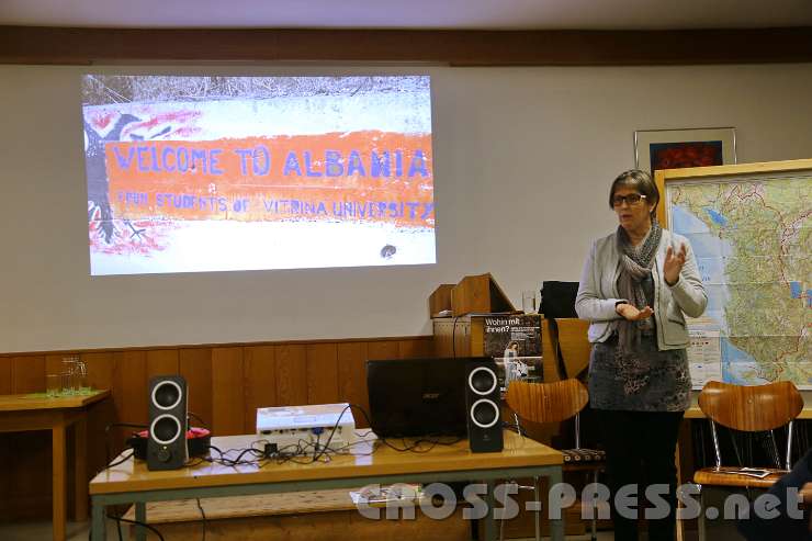 2014.11.12_20.48.25.jpg - Am Ziel im Norden Albaniens sind die Winter sehr kalt.