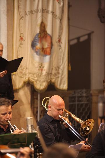 2009.08.20_21.14.25.jpg - Cantus Ensamble "Ivan Filipovic" izvode "Plac osorski" od Berislava �ipu�a u osorskoj Katerdrali pod vodstvom Gorana Jerkovica i Berislava �ipu�a sa solistima Monika Cerovcec (sopran, andeo), Martina Gojceta Silic (mezzosopran, Gospa), Domagoj Dorotic (tenor, Isus), Goran Juric (bas, Ivan).