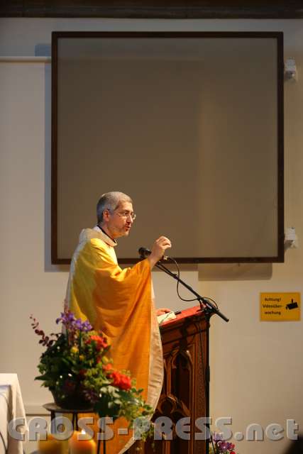 2014.06.18_19.37.25.jpg - Predigt von Programmdirektor Andreas Schätzle.