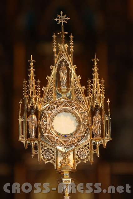 2014.06.18_20.30.11_01.jpg - Eucharistische Anbetung