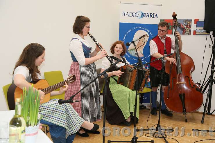 2017.03.25_13.01.31.jpg - Hoamatklang live: "Frisch und munter" mit dem "Dreimäderlhaus".