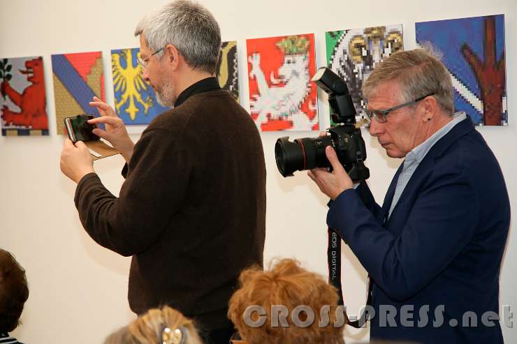 2017.03.25_13.15.08.jpg - Programmdirektor und Bezirksblatt-Reporter dokumentieren das Konzert vom "Dreimäderlhaus".