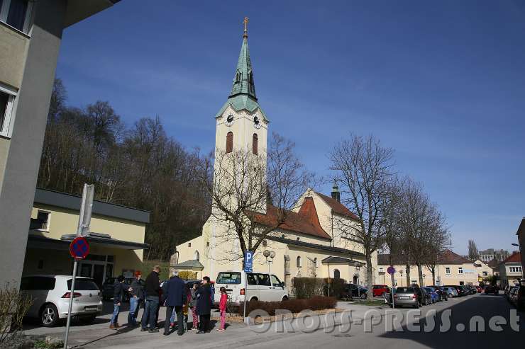 2017.03.25_14.06.40.jpg - Stadtpfarrkirche St. Stephan, dem Studio schräg gegenüber gelegen.