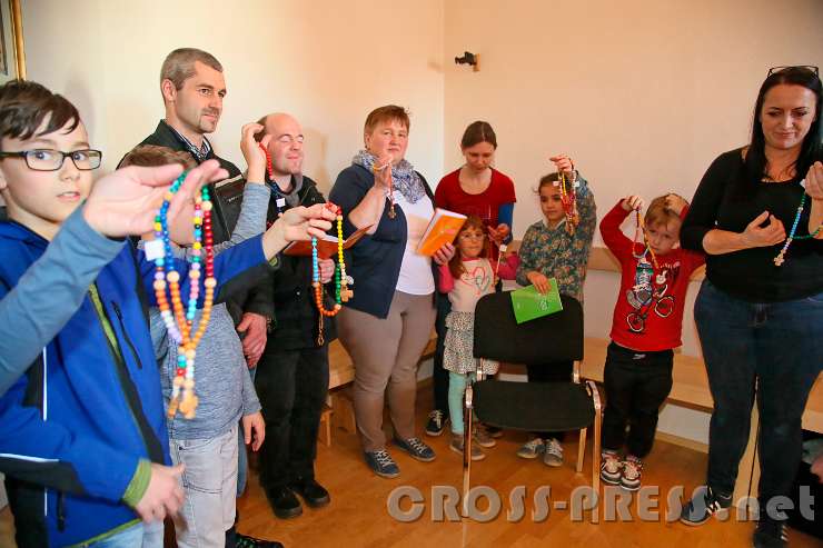 2017.03.25_15.37.17.jpg - Segnung der buntgeknüpften Rosenkränze