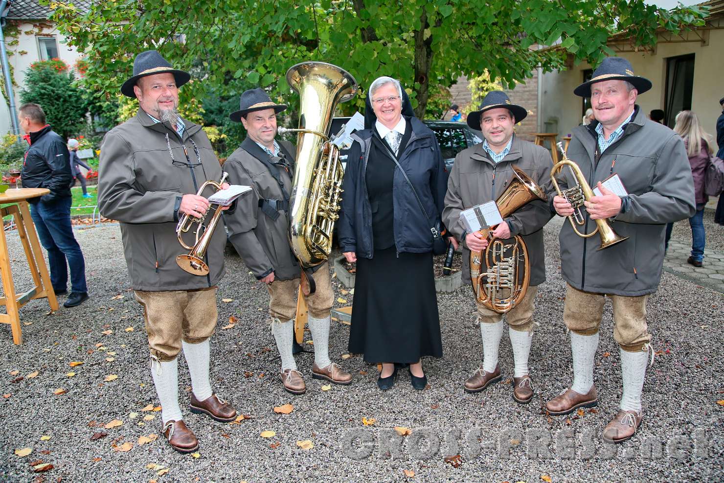 2017.10.08_16.13.33_01.jpg - Sr. Franziska mit "Neumarkter Weisenbläsern".