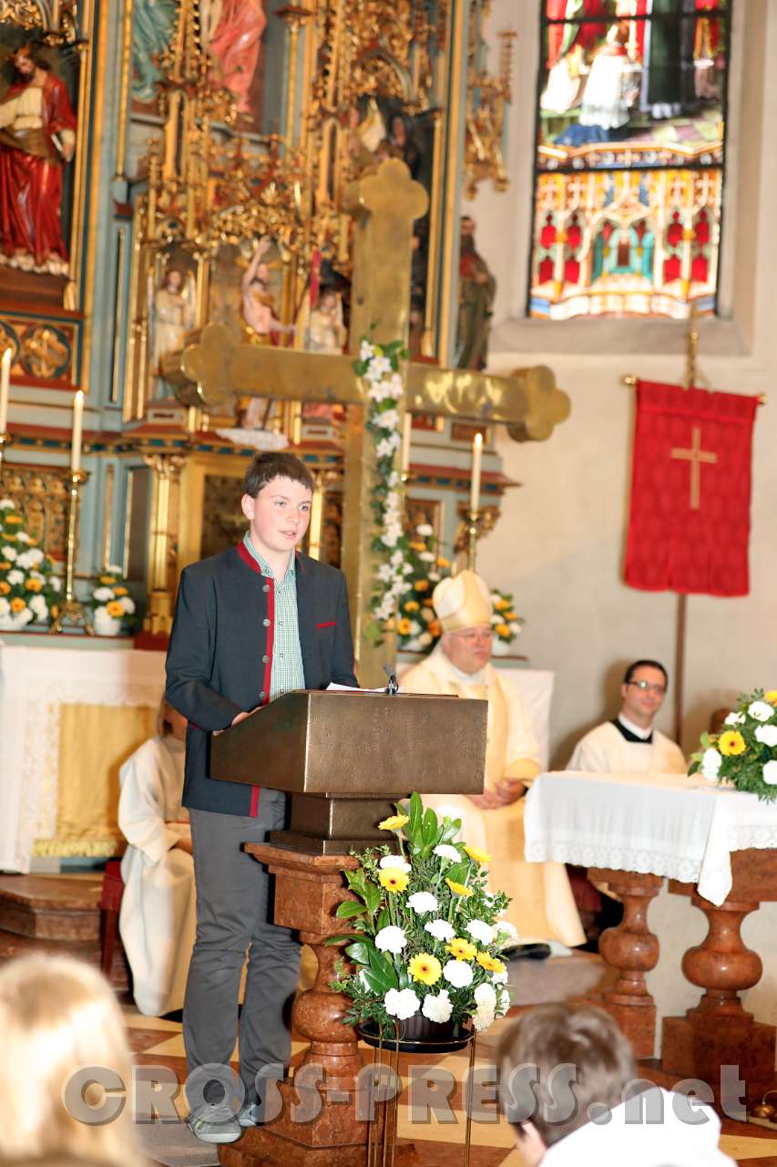 2017.05.07_10.37.52.jpg - Stefan Schartlmüller trägt seinen Text vor.