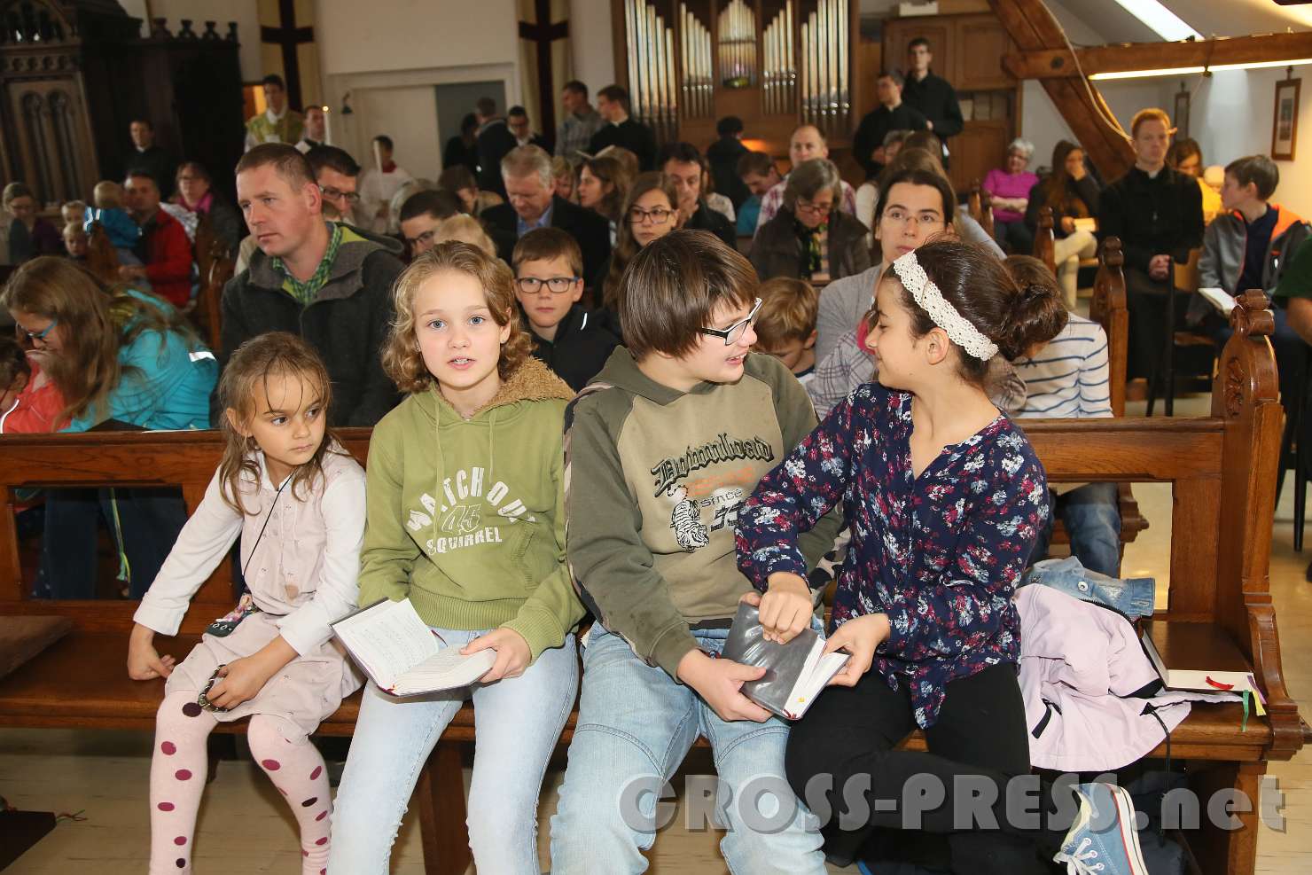 2017.10.08_11.18.29.jpg - Das Liederbuch ist sehr begehrt ! ;)