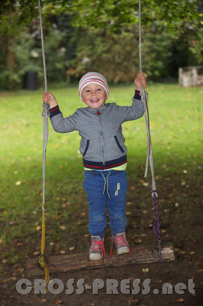 2017.10.08_13.28.26.jpg - Schaukeln ist doch was Schönes !