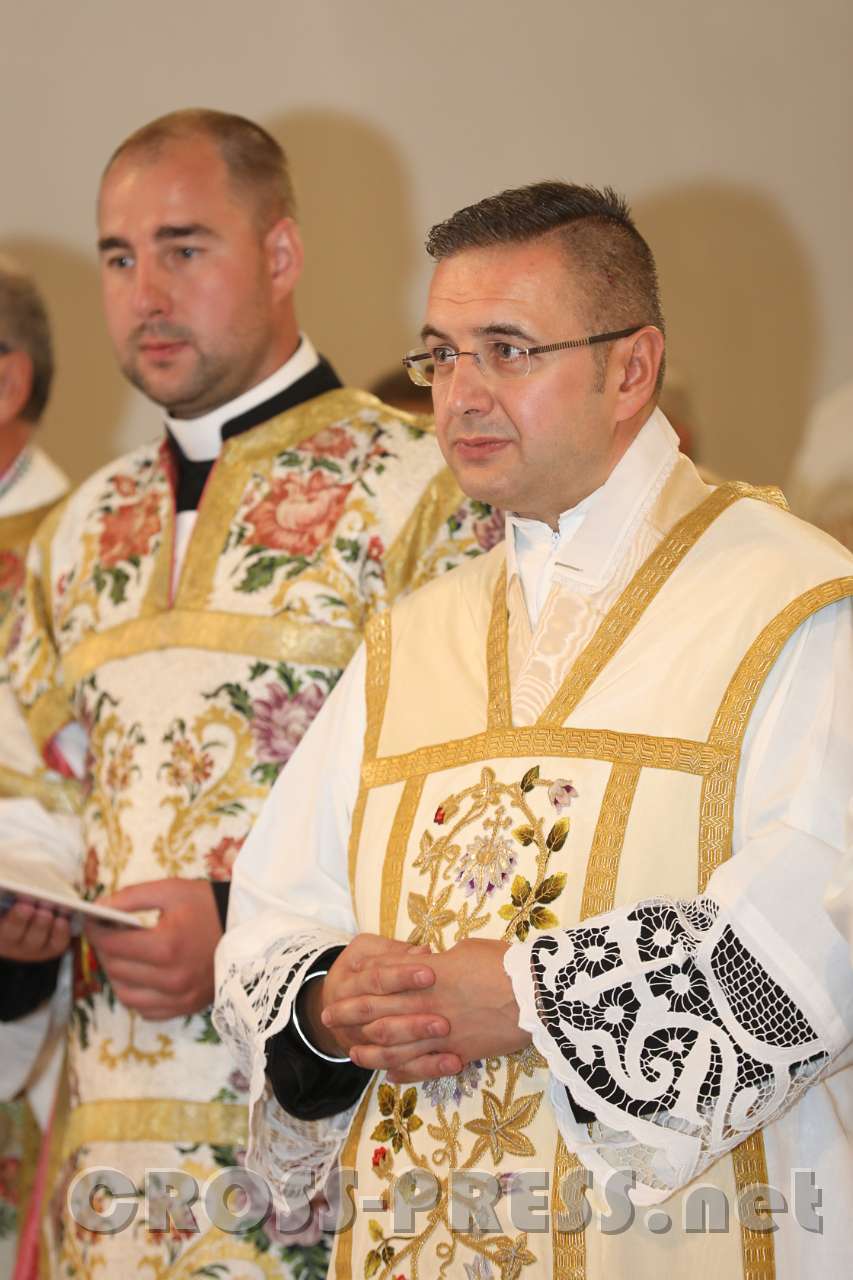 2017.09.10_15.16.43.jpg - Pfarrer Nikolaus Vidovic und Christoph Hofstätter, Diakon in Langenhart.