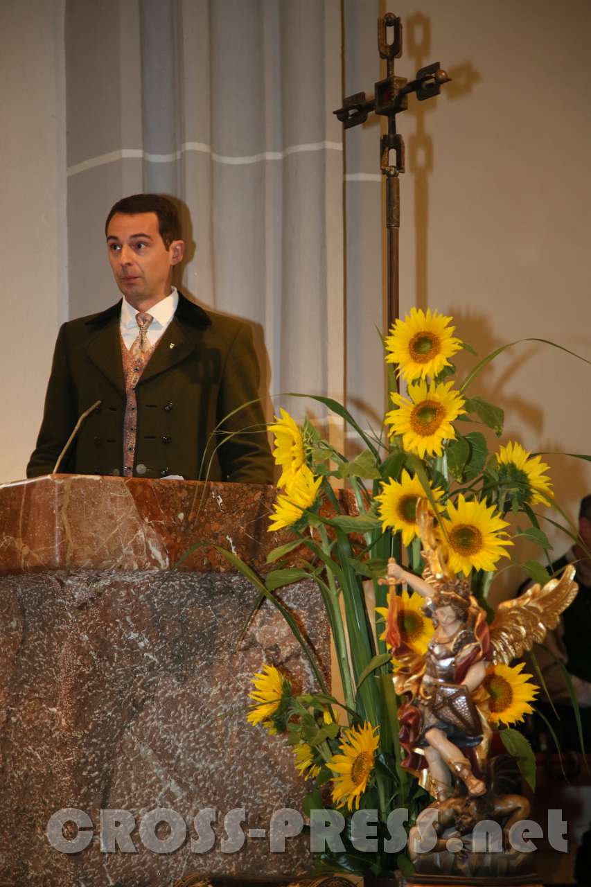 2017.09.10_15.42.12.jpg - 2. Lesung aus Röm 12,10-17 von Mag. Florian Losbichler.