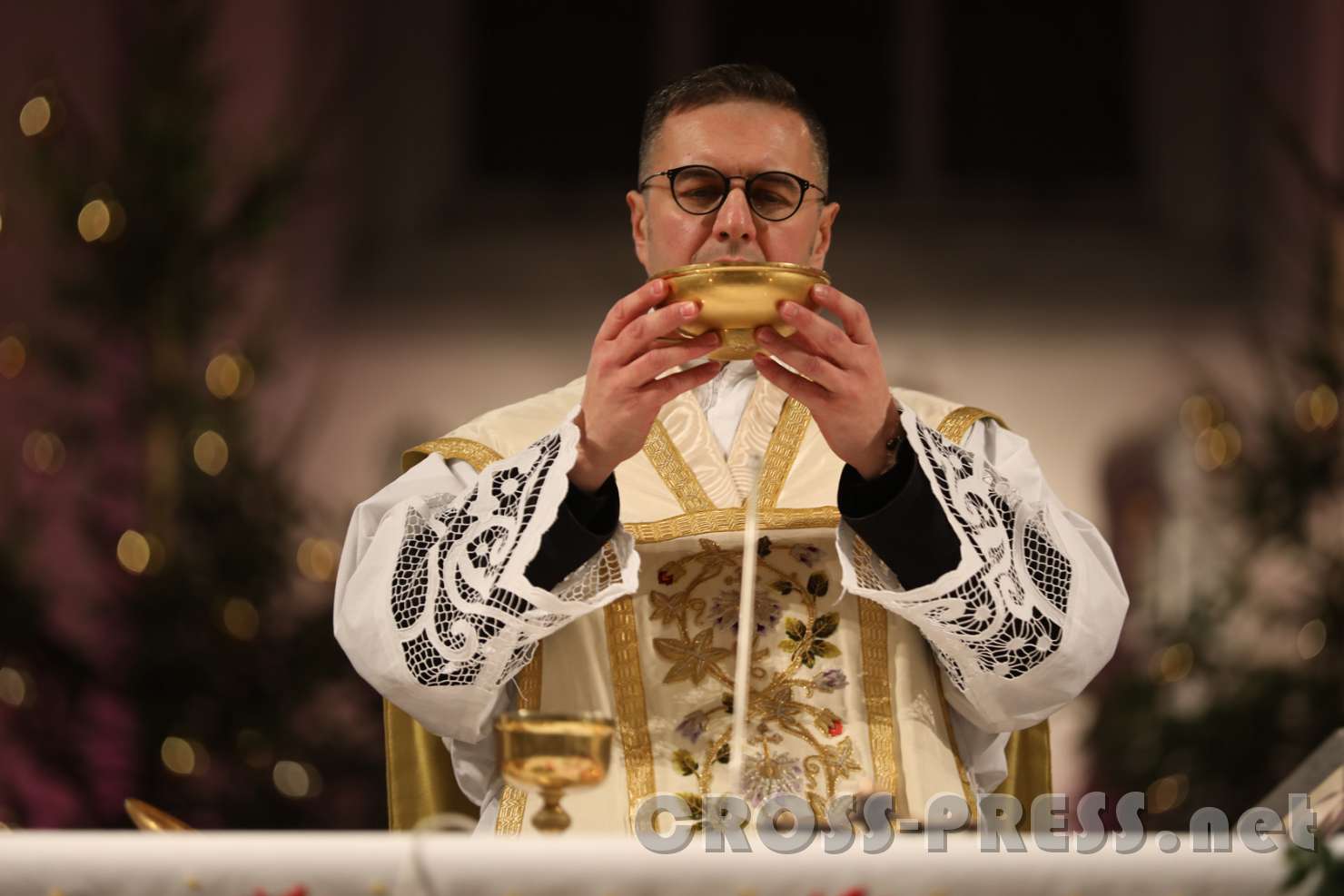 2017.12.25_00.37.28_01.JPG - Gabenbereitung