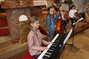 Lange Nacht der Kirchen - Haag Musikalische Darbietung der Volksschulkinder.