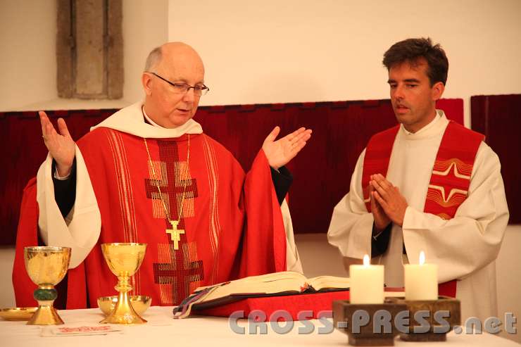 2013.05.03_19.35.33.jpg - Die Messe wurde in der Winterkapelle gefeiert.