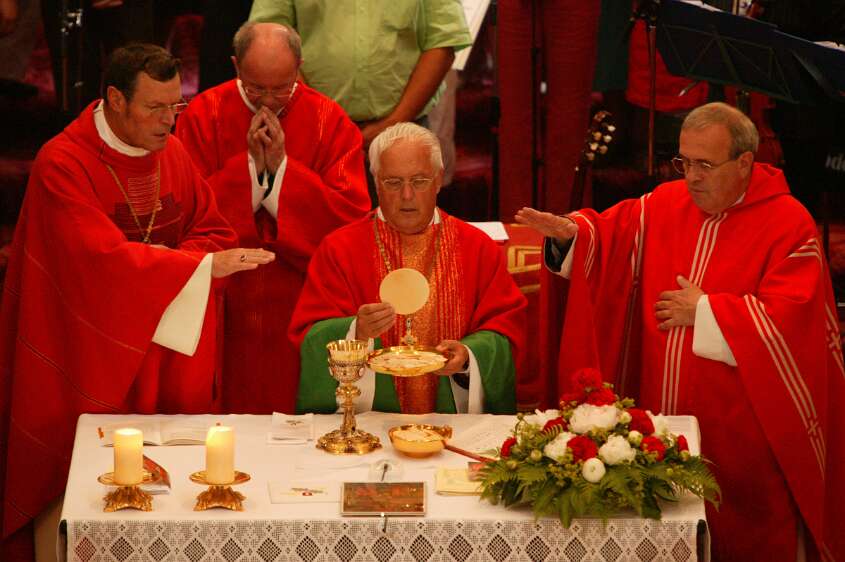 Firmung mit Abt P. Berthold und Prälat Vögt um 8h