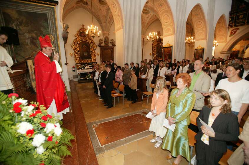 Firmung mit Abt P. Berthold und Prälat Vögt um 8h