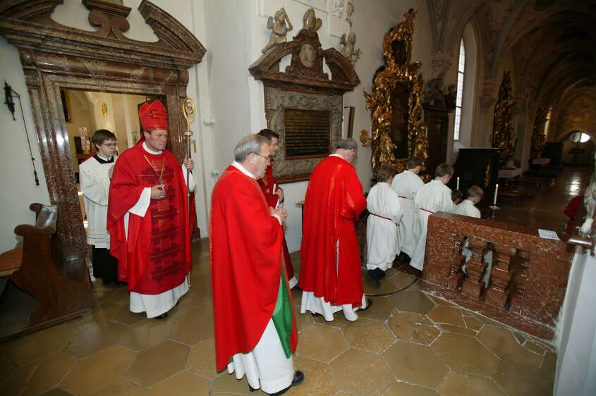 Firmung am 04.05.2008 um 8:30 mit Abt Berthold