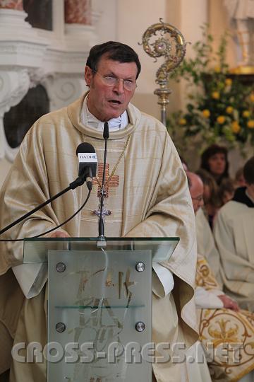 2009.04.19_10.36.07.jpg - Abt P.Berthold Heigl w�hrend seiner Predigt.