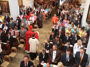 Firmung für Pfarren der Umgebung - 10h30