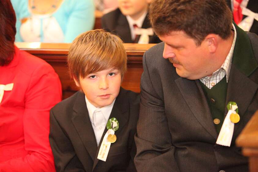 Firmung mit Abt Berthold Heigl und Propst Raimund Breiteneder um 08h