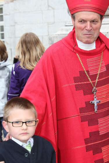 Firmung mit Abt Berthold Heigl und Propst Raimund Breiteneder um 08h