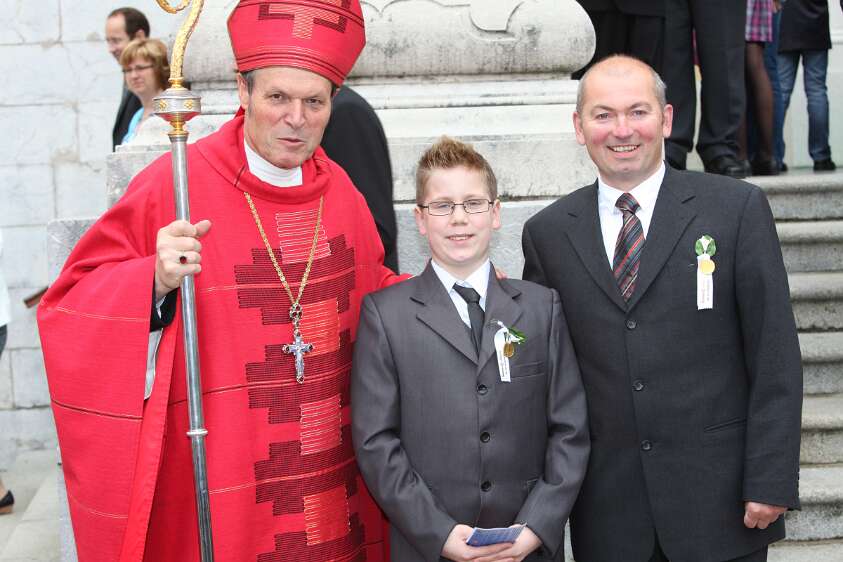 Firmung mit Abt Berthold Heigl und Propst Raimund Breiteneder um 08h