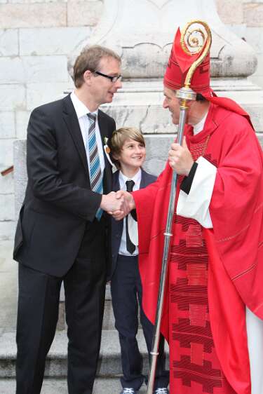 Firmung mit Abt Berthold Heigl und Propst Raimund Breiteneder um 08h