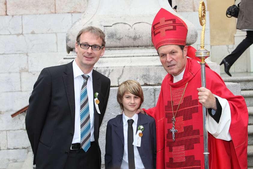 Firmung mit Abt Berthold Heigl und Propst Raimund Breiteneder um 08h