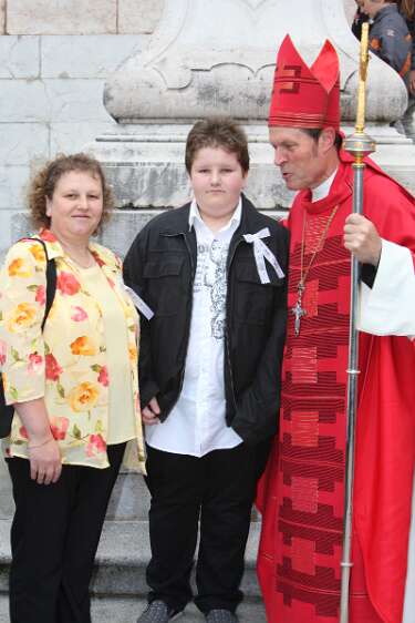 Firmung mit Abt Berthold Heigl und Propst Raimund Breiteneder um 08h