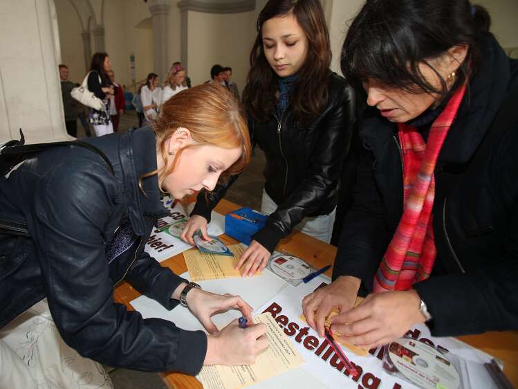 Firmung mit Abt Berthold Heigl und Propst Raimund Breiteneder um 10:30h