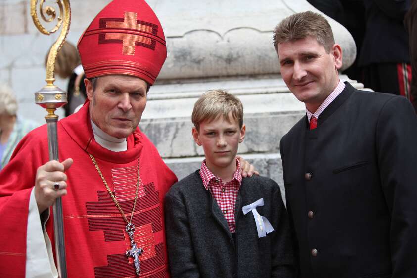Firmung mit Abt Berthold Heigl und Propst Raimund Breiteneder um 10:30h