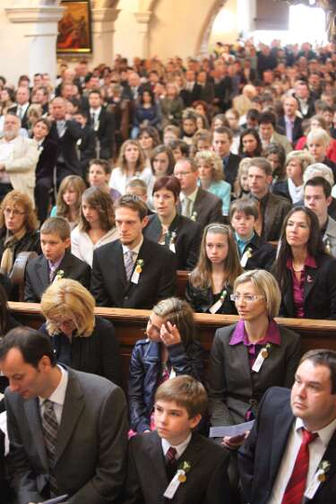 Firmung mit Abt Berthold Heigl und Propst Raimund Breiteneder um 10:30h