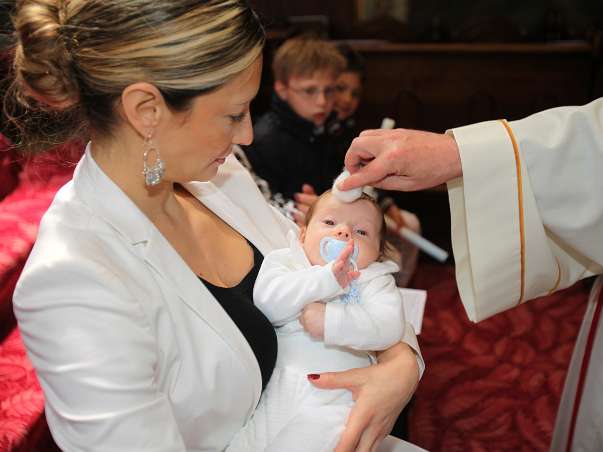 Taufe von Alexander Christian Drumeva-Maierhofer mit P.Gerhard Ellinger