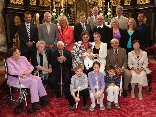 Taufe von Alexander Christian Drumeva-Maierhofer mit P.Gerhard Ellinger