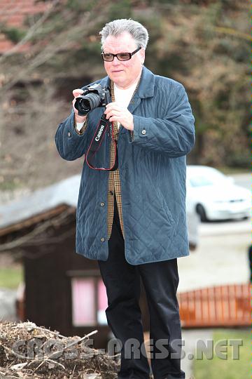 2011.03.21_11.19.35.jpg - Dr.Peter Bubenik dokumentiert das Geschehen für den Jahresbericht und die "Stettner Seiten". Er war schon zu seiner Zeit als Professor am Stiftsgymnasium als Journalist tätig.