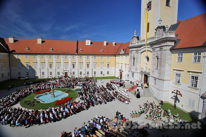2012.09.16_14.34.16.jpg - Ein prachtvoller Spätsommertag bot den idealen Rahmen für das Fest.