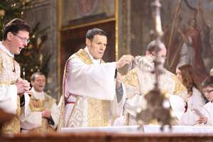 Pontifikales HochAmt am Christtag mit live ORF/ZDF Übertragung