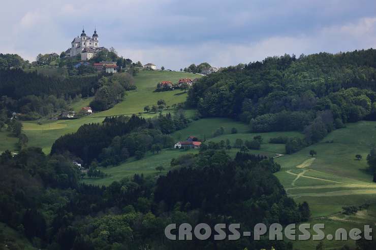 2014.05.04_14.04.54.jpg - Majestätisch thront die Basilika auf dem Berg.