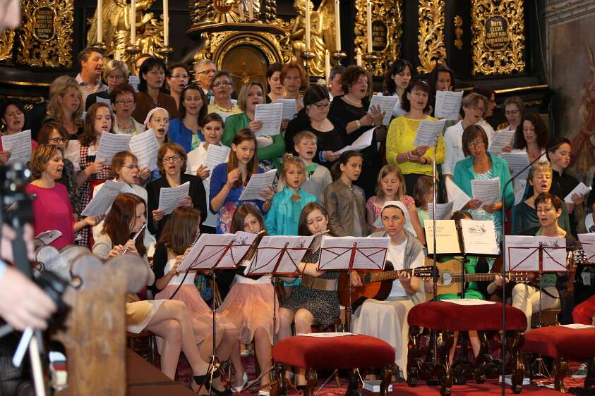 DekantasFirmung am 07.06.2014 08h mit Abt Petrus