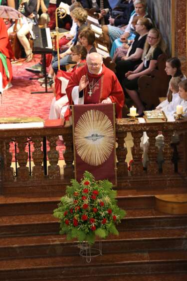 DekantasFirmung am 07.06.2014 08h mit Abt Petrus