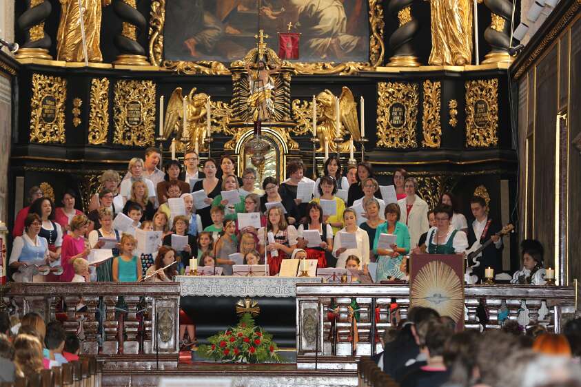 DekantasFirmung am 07.06.2014 10h30 mit Abt Petrus