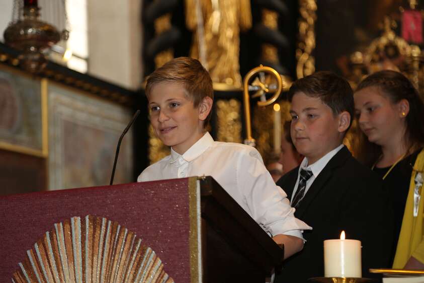 DekantasFirmung am 07.06.2014 10h30 mit Abt Petrus