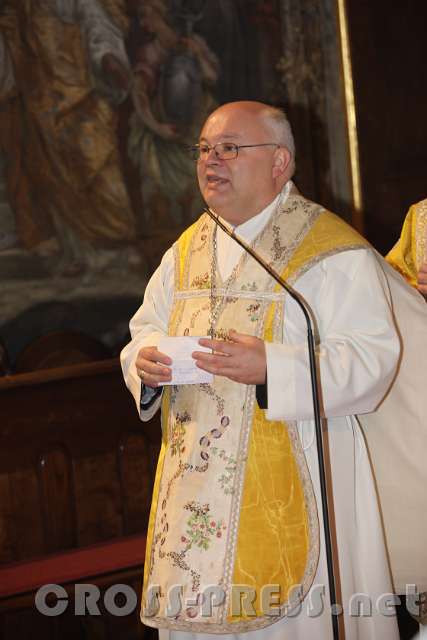 2016.11.06_10.05.13.JPG - Abt Petrus Pilsinger stellt den Passauer Dompropst Michael Bär vor.