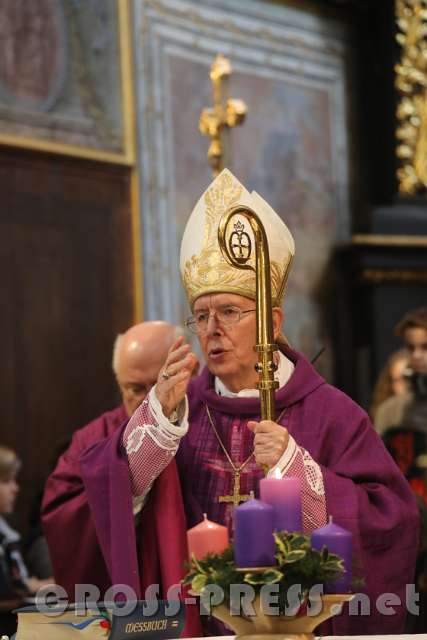 2016.11.29_11.01.16_00.JPG - Abschlussegen von Bischof Klaus Küng.