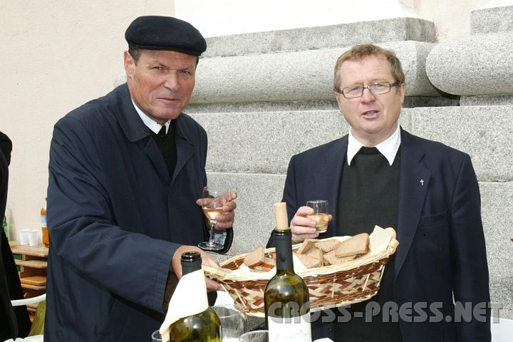 2008.09.13_13.31.58.JPG - Abt Berthold Heigl mit Dechant Herbert Doller.