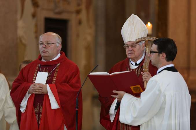 Firmung mit Abt Petrus Pilsinger und Altabt Johannes Gartner (08h)