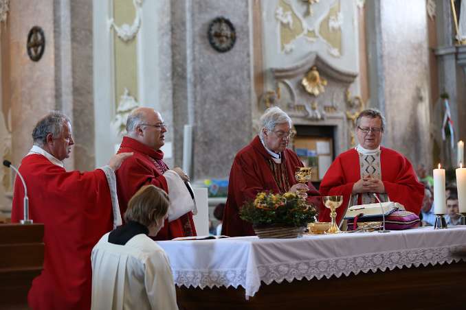 Firmung mit Abt Petrus Pilsinger und Altabt Johannes Gartner (08h)