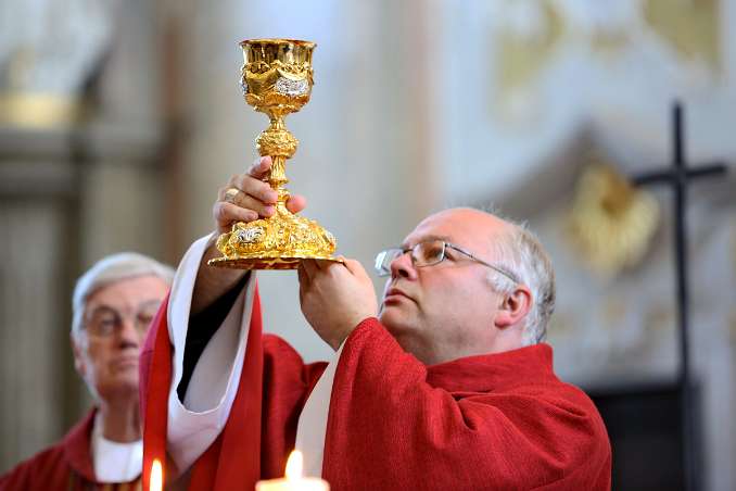 Firmung mit Abt Petrus Pilsinger und Altabt Johannes Gartner (10h30)